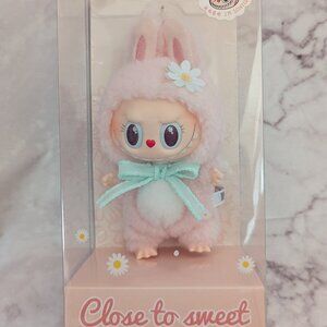 *Exclusive* MOKOKO - Close To Sweet Vinyl Plush Pendant